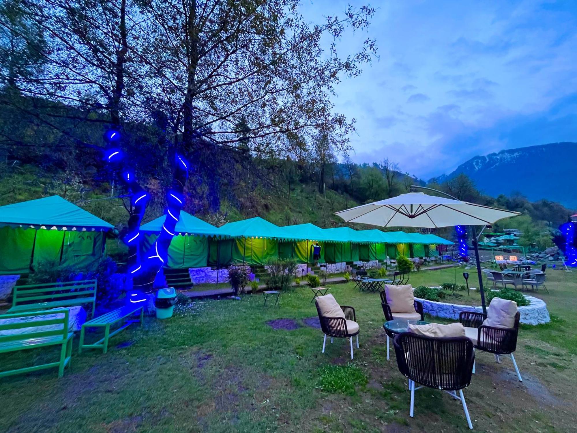Himalayan Riverside Swiss Cottage Tents, Manali Eksteriør billede