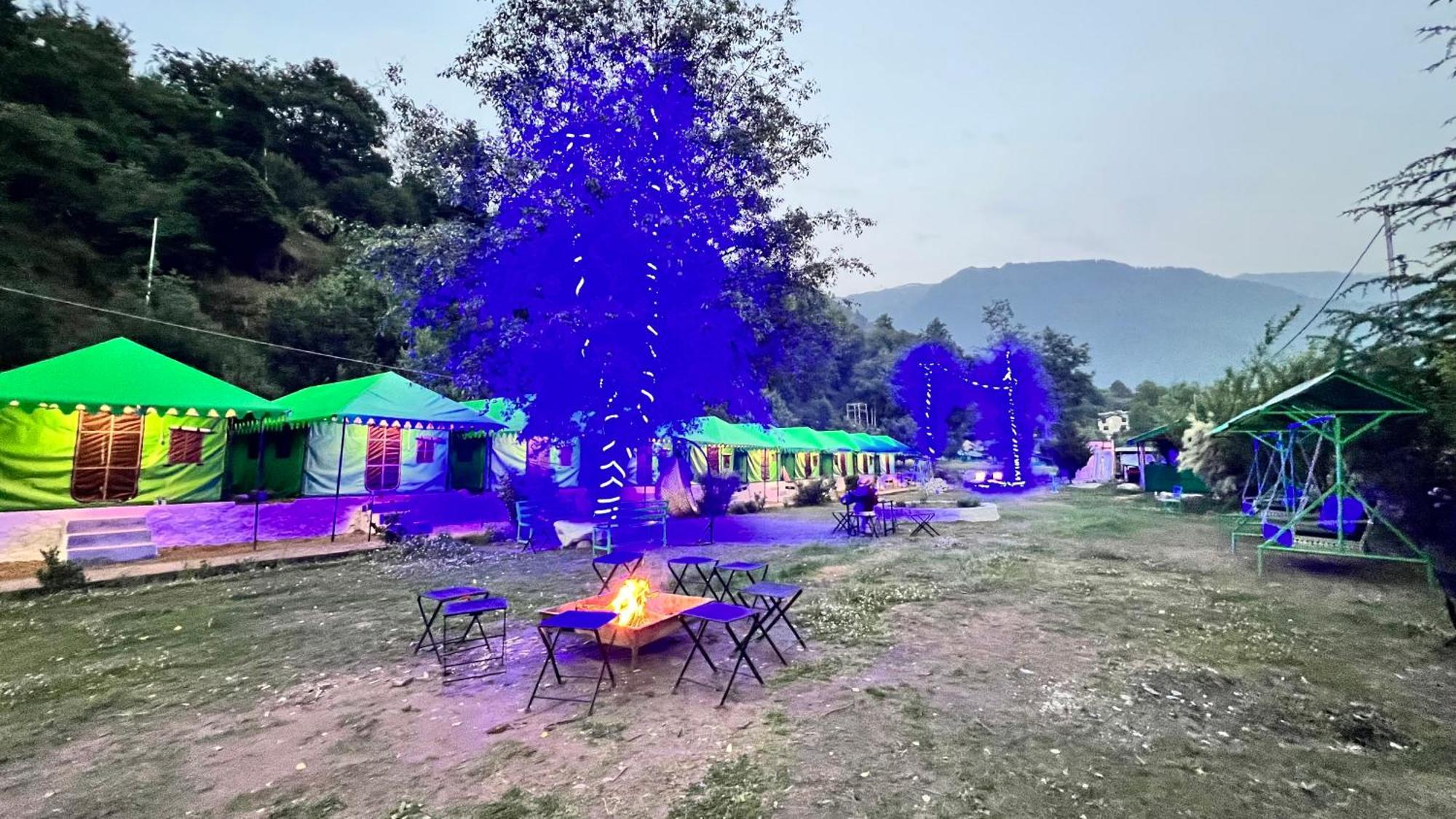 Himalayan Riverside Swiss Cottage Tents, Manali Eksteriør billede