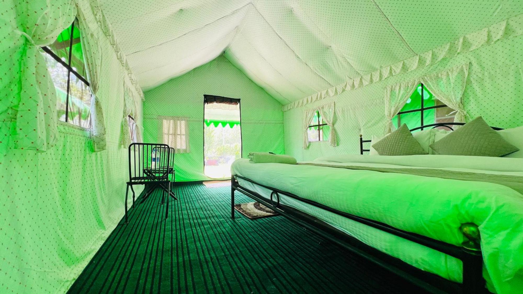 Himalayan Riverside Swiss Cottage Tents, Manali Eksteriør billede