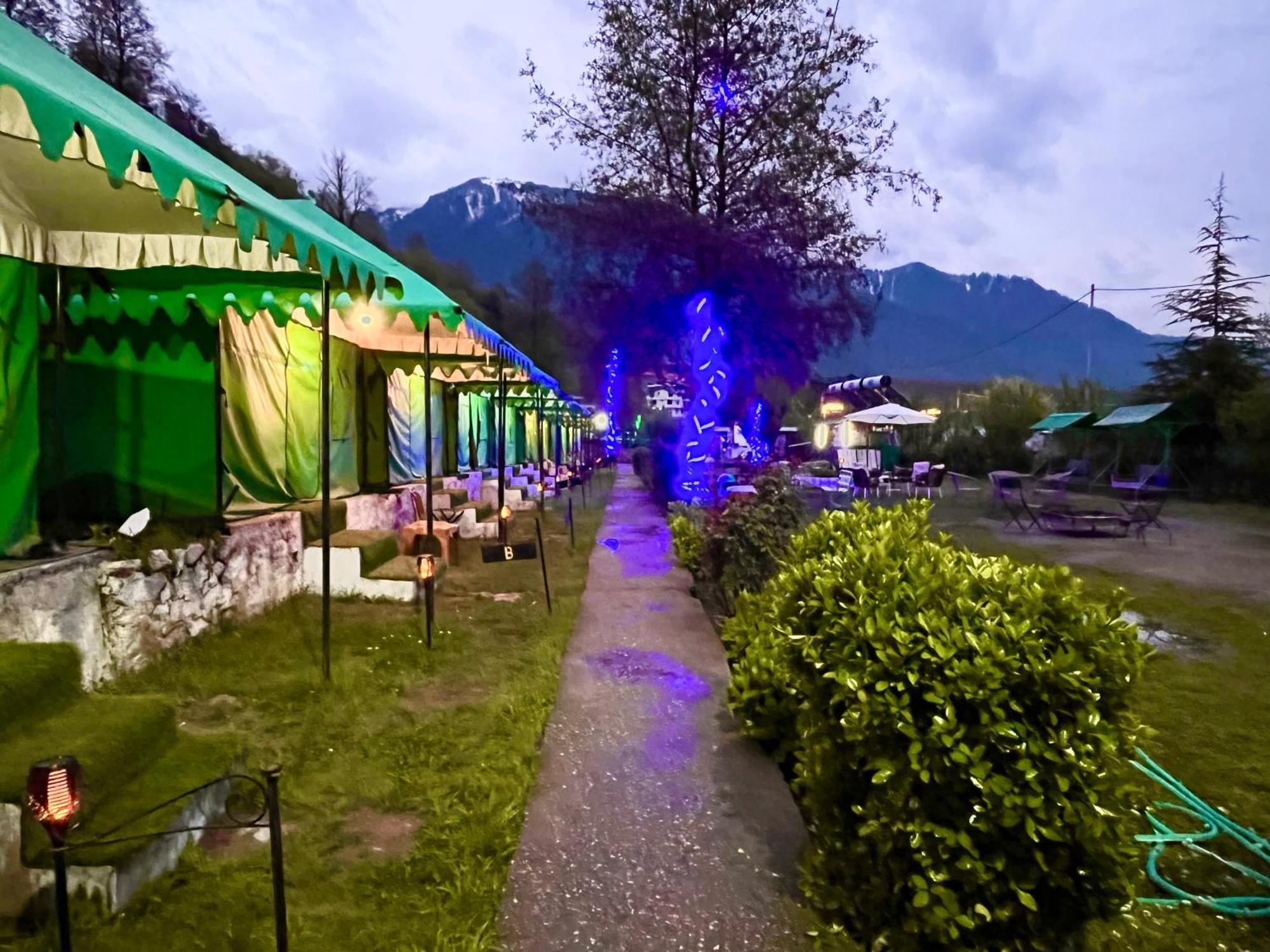 Himalayan Riverside Swiss Cottage Tents, Manali Eksteriør billede