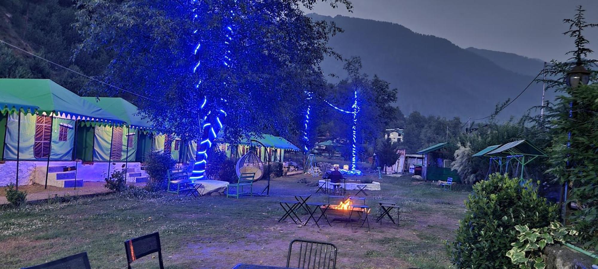 Himalayan Riverside Swiss Cottage Tents, Manali Eksteriør billede